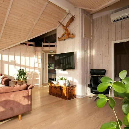 Three-bedroom In Rodby 38 Holiday home Kramnitse
