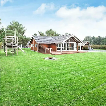 Three-bedroom In Rodby 38 * Kramnitse