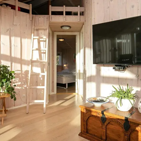 Three-bedroom In Rodby 38 Holiday home Kramnitse