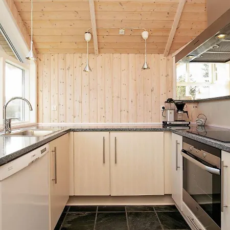 Three-bedroom In Rodby 38 * Kramnitse